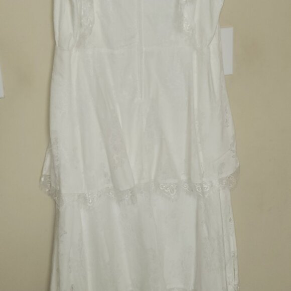 White dress - Picture 4 of 5